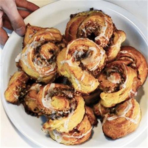 Eggnog Cinnamon Rolls