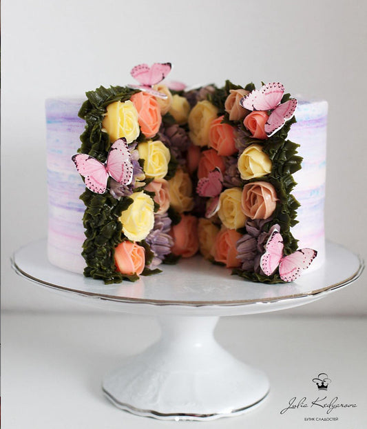 5 of the Hottest Trends in Cake Decorating